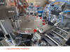 Máquina de capela automática completa Tampa de tampa da máquina Máquina de montagem de tampa