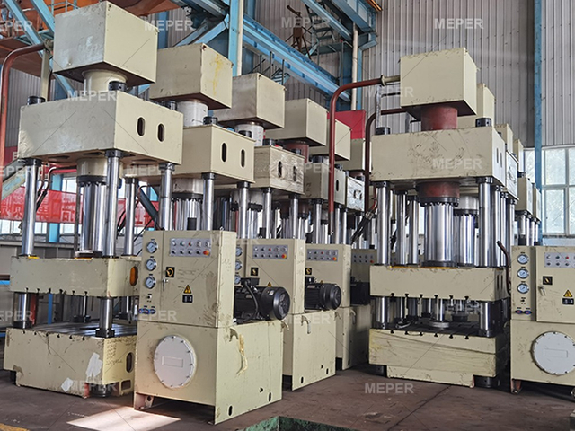 Máquina de prensagem hidráulica da China para peças de carimbo de tanque IBC