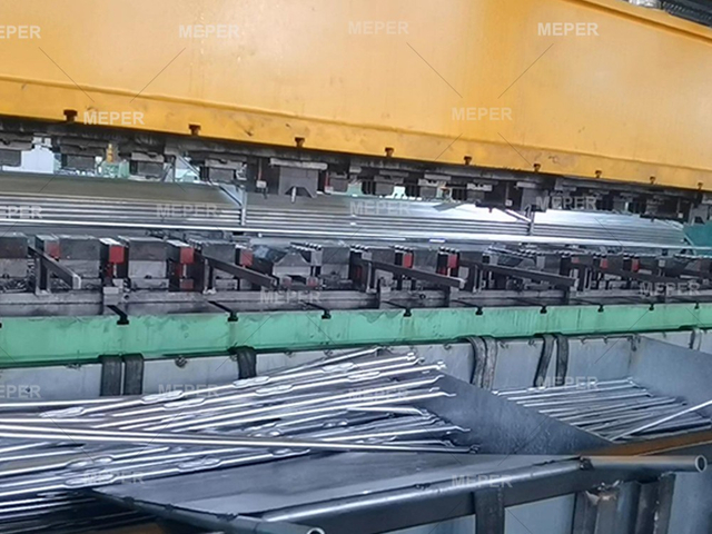 Recipiente de tanque IBC de plástico 1000L HDPE de 1000 litros, fabricando linha de produção de máquina de moldagem por sopro